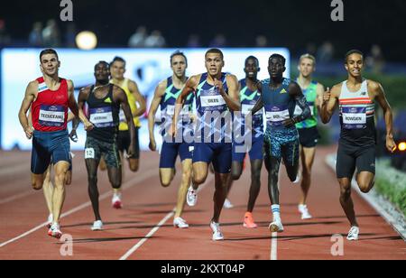 ZAGREB, CROATIE - SEPTEMBRE 14 : Catalin Tecuceanu de Roumanie, Elliot Giles de Grande-Bretagne, Peter bol d'Australie et Daniel Rowden de Grande-Bretagne rivalise dans les hommes 800m lors du défi mondial de l'IAAF Zagreb 2021 - 71st Mémorial Boris Hanzekovic au parc universitaire de 14 septembre 2021 à Zagreb, Croatie. Photo: Goran Stanzl/PIXSELL Banque D'Images
