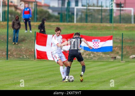 MEDULIN, [CROATIE] - OCTOBRE 08 : le match des U18 de Croatie et des U18 de Danemark au tournoi international de football des moins de 18 ans sur 8 octobre 2021 à Medulin, Croatie. Mikkel Fischer- photo: Srecko Niketic/PIXSELL Banque D'Images