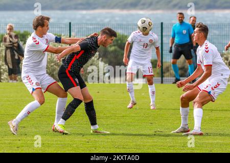 MEDULIN, [CROATIE] - OCTOBRE 08 : le match des U18 de Croatie et des U18 de Danemark au tournoi international de football des moins de 18 ans sur 8 octobre 2021 à Medulin, Croatie. Malthe Kristensen. Photo: Srecko Niketic/PIXSELL Banque D'Images