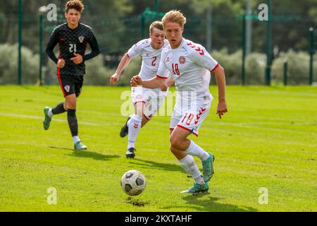 MEDULIN, [CROATIE] - OCTOBRE 08 : le match des U18 de Croatie et des U18 de Danemark au tournoi international de football des moins de 18 ans sur 8 octobre 2021 à Medulin, Croatie. Août Carlsson. Photo: Srecko Niketic/PIXSELL Banque D'Images