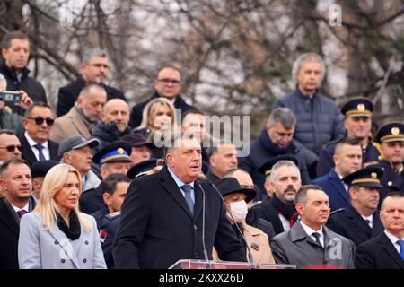 Président de la Republika Srpska Zeljka Cvijanovic et Milorad Dodik, membre serbe de la présidence de la Bosnie-Herzégovine, lors de la célébration de l'anniversaire de la Republika Srpska à Banja Luka, en Bosnie-Herzégovine, sur l'9 janvier 2021. Un défilé de cérémonie a eu lieu pour célébrer le jour de la Republika Srpska, du Théâtre national de la Republika Srpska à la place Krajina. Photo: Dejan Rakita/PIXSELL Banque D'Images