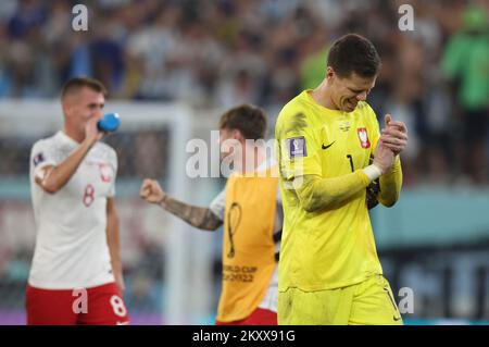 Le gardien de but polonais Wojciech Szczesny célèbre avoir sauvé le ...