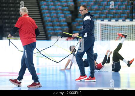 Hrvoje Horvat, entraîneur-chef croate, lors de la session de formation de l'équipe croate dans le cadre du Championnat d'Europe de l'EHF à Multifunctional Arena, Budapest, Hongrie, le 25. Janvier 2022. Photo: Sanjin Strukic/PIXSELL Banque D'Images