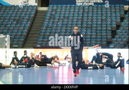 Hrvoje Horvat, entraîneur-chef croate, lors de la session de formation de l'équipe croate dans le cadre du Championnat d'Europe de l'EHF à Multifunctional Arena, Budapest, Hongrie, le 25. Janvier 2022. Photo: Sanjin Strukic/PIXSELL Banque D'Images