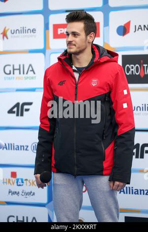 Le skieur de fond Marko Skender est vu lors de la présentation et de la rencontre avec des représentants olympiques croates, des voyageurs récents aux Jeux Olympiques d'hiver de 2022 à Beijing., à Zagreb, en Croatie, sur 29 janvier 2022. Photo: Igor Kralj/PIXSELL Banque D'Images