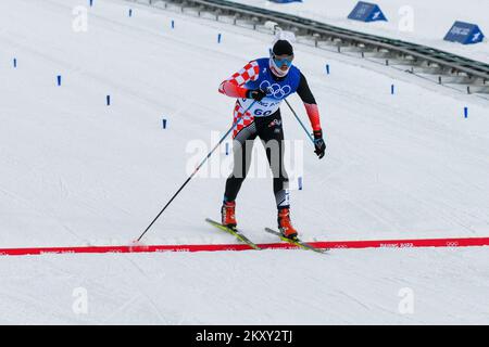 Marko Skender lors de la compétition de ski de fond aux Jeux olympiques d'hiver de Pékin, en Chine, sur 19 février 2022. Le russe Alexander Bolsunov (25) a remporté le titre de vainqueur olympique au marathon de ski de fond aux Jeux Olympiques d'hiver de Beijing, tandis que le représentant croate Marko Skender a pris place en 57th. Photo: Jaki Franja/PIXSELL Banque D'Images