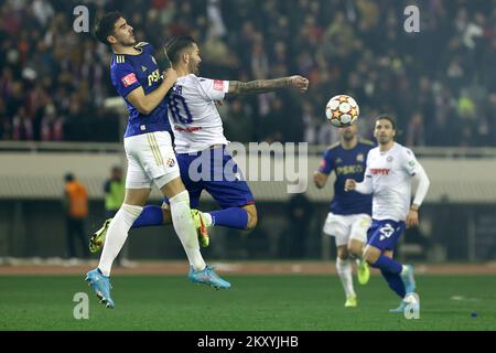 Josip Sutalo de Dinamo Zagreb et Marko Livaja de Hajduk Split pendant le match de la première ligue HT entre HNK Hajduk Split et GNK Dinamo Zagreb au stade Poljud sur 12 mars 2022 à Split, en Croatie. Photo: Miroslav Lelas/PIXSELL Banque D'Images