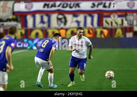 Amer Gojak de Dinamo Zagreb et Marko Livaja de Hajduk Split pendant le match de la première ligue HT entre HNK Hajduk Split et GNK Dinamo Zagreb au stade Poljud sur 12 mars 2022 à Split, en Croatie. Photo: Miroslav Lelas/PIXSELL Banque D'Images