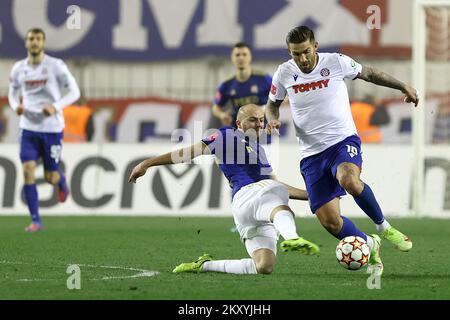 Josip Misic de Dinamo Zagreb et Marko Livaja de Hajduk Split pendant le match de la première ligue HT entre HNK Hajduk Split et GNK Dinamo Zagreb au stade Poljud sur 12 mars 2022 à Split, Croatie. Photo: Miroslav Lelas/PIXSELL Banque D'Images