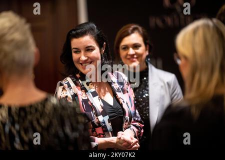 Berlin, Allemagne. 30th novembre 2022. Dorothee Bär (CDU), membre du Bundestag allemand, participe au 'dîner politique Frauen100x' au luxueux Hotel Adlon à Berlin. À l'événement, les participants avaient échangé des vues sur les manifestations de masse en cours en Iran. Credit: Fabian Sommer/dpa/Alay Live News Banque D'Images