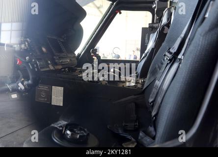 L'hélicoptère UH-60M Black Hawk offert par les États-Unis à la République de Croatie est vu lors de la prise de contrôle de la caserne du colonel Marko Zivkovic, à Zagreb, en Croatie, sur 25 mai 2022. Photo: Emica Elvedji/PIXSELL Banque D'Images