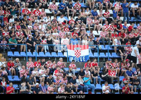 OSIJEK, CROATIE - JUIN 03: Les fans croates devant la Ligue des Nations de l'UEFA Un match du Groupe 1 entre la Croatie et l'Autriche à Stadion Gradski vrt sur 3 juin 2022 à Osijek, Croatie. (Photo: Matija Hablja/Pixsell) Banque D'Images