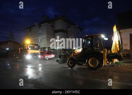 Poznanovec après une tempête de grêle et de fortes pluies qui se sont produites dans les heures tardives près de Zagorje, Croatie sur 13 juin 2022. C'est le troisième d'une série de tempêtes de grêle qui ont frappé le comté de Krapinsko-Zagorska au cours des 20 derniers jours. Photo: Zeljko Hladika/PIXSELL Banque D'Images