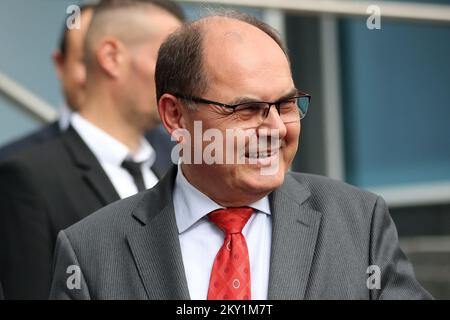 Le Haut Représentant en Bosnie-Herzégovine, Christian Schmidt, et le Ministre des affaires étrangères de la République de Turquie, Mevlut Cavasoglu, ont pris la parole devant les médias après la réunion sur le 17 juin 2022 à Sarajevo, en Bosnie-Herzégovine. Le Ministre des affaires étrangères de la République turque, Mevlut Cavusoglu, a rencontré aujourd'hui à Sarajevo le Haut Représentant de la Communauté internationale en Bosnie-Herzégovine, Christian Schmidt. Photo: Armin Durgut/PIXSELL Banque D'Images