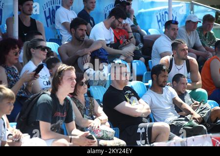Hidra ISO 3x3 Panier Tour 2022 à Trg kralja Tomislava à Zagreb, Croatie sur 2 juillet 2022. LA VISITE DU PANIER ISO 3 DE HIDRA est une spectaculaire tournée de basket-ball qui enchante de nombreux publics dans des endroits attrayants d'un grand nombre de villes croates pendant la période de mai à juillet. Photo: Sanjin Strukic/PIXSELL Banque D'Images