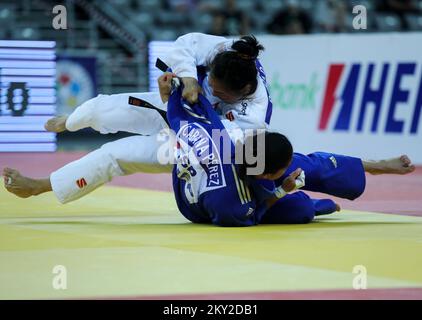 Gankhaich Bold de Mongolie lutte contre Cristina Cabana Perez d'Espagne dans la catégorie des femmes jusqu'à 63 kg lors du Grand Prix mondial de Zagreb de l'IJF, qui s'est tenu à l'Arena de Zagreb, à Zagreb, en Croatie, sur 16 juillet 2022. Photo: Zeljko Hladika/PIXSELL Banque D'Images