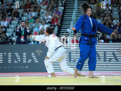 Barbara Matic de Croatie dans la lutte contre Miriam Butkereit d'Allemagne dans la catégorie des femmes jusqu'à 70kg au cours du Grand Prix mondial de Zagreb de l'IJF, qui s'est tenu à l'Arena de Zagreb, à Zagreb, en Croatie, sur 16 juillet 2022. Photo: Zeljko Hladika/PIXSELL Banque D'Images