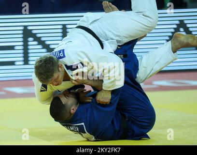 Erik Abramov, d'Allemagne, lutte contre Martti Puumalainen, de Finlande, pour le bronze dans la catégorie des hommes de plus de 100 kg lors du Grand Prix mondial de Zagreb de l'IJF, qui s'est tenu à l'Arena de Zagreb, à Zagreb, en Croatie, sur 17 juillet 2022. Photo: Zeljko Hladika/PIXSELL Banque D'Images