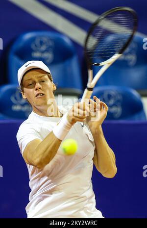 UMAG, CROATIE - JUILLET 30: Jannik sinner d'Italie joue contre Franco Agamenone d'Italie lors du match unique semi-fin de Menâ€™s le jour 7 de la Croatie 2022 Oumag ouvert au stade ATP Goran Ivanisevic sur 30 juillet 2022 à Umag, Croatie. Photo: Jurica Galoic/PIXSELL Banque D'Images