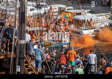 Les supporters sont vus pendant 37th finale de la ligue de water-polo sauvage de Dubrovnik match entre Kokoti et FUN H2O à Dubrovnik, Croatie sur 21 août 2022. Photo: Grgo Jelavic/PIXSELL Banque D'Images