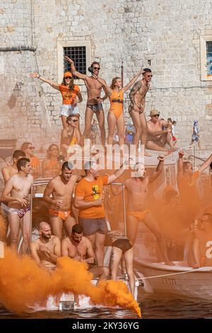 Les supporters sont vus pendant 37th finale de la ligue de water-polo sauvage de Dubrovnik match entre Kokoti et FUN H2O à Dubrovnik, Croatie sur 21 août 2022. Photo: Grgo Jelavic/PIXSELL Banque D'Images