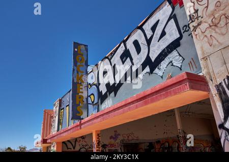 Newberry Springs, Californie, États-Unis. 20th juin 2018. Rock''« A'« Hoola Waterpark dans le désert de Mojave. Ouvert en 1962, abandonné en 2004. (Image de crédit : © Ian L. Sitren/ZUMA Press Wire) Banque D'Images