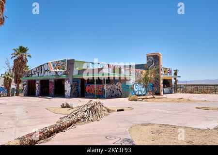 Newberry Springs, Californie, États-Unis. 20th juin 2018. Rock''« A'« Hoola Waterpark dans le désert de Mojave. Ouvert en 1962, abandonné en 2004. (Image de crédit : © Ian L. Sitren/ZUMA Press Wire) Banque D'Images