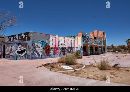 Newberry Springs, Californie, États-Unis. 20th juin 2018. Rock''« A'« Hoola Waterpark dans le désert de Mojave. Ouvert en 1962, abandonné en 2004. (Image de crédit : © Ian L. Sitren/ZUMA Press Wire) Banque D'Images