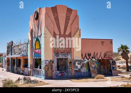 Newberry Springs, Californie, États-Unis. 20th juin 2018. Rock''« A'« Hoola Waterpark dans le désert de Mojave. Ouvert en 1962, abandonné en 2004. (Image de crédit : © Ian L. Sitren/ZUMA Press Wire) Banque D'Images