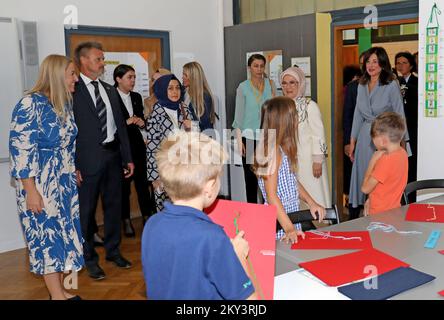La première Dame de la République de Croatie, Sanja Music Milanovic, et la première Dame de la République de Turquie, Emine Erdogan, ont visité l'école élémentaire Matija Gubec à Zagreb, en Croatie, sur 8 septembre 2022. Photo: Emica Elvedji/PIXSELL Banque D'Images