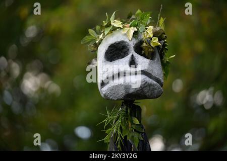 Perunfest, le Festival des histoires et du folklore a eu lieu dans le manoir de Modic-Bedekovic à Donja Lomnica. Cette année, le thème du Perunfest est des histoires du patrimoine culturel immatériel croate sur de petites créatures invisibles connues sous différents noms: Nevidenceki, nevicincici, posveckari et langolijeri similaires des régions du nord, et macici, malici et tintilini des régions côtières et des îles croates. À Donja Lomnica, Croatie, sur 10 septembre 2022. Photo: Davor Puklavec/PIXSELL Banque D'Images
