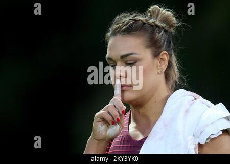 ZAGREB, CROATIE - SEPTEMBRE 11 : Sandra Perkovic, de Croatie, participe à la course Discus de la femme lors du circuit continental d'athlétisme mondial Or 2022 - 72nd Mémorial Boris Hanzekovic au stade Mladost sur 11 septembre 2022 à Zagreb, Croatie. Photo par Igor Kralj/Pixsell Banque D'Images