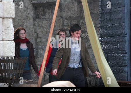 Les acteurs Matt Smith, Karen Gillan et Arthur Darvill pendant le tournage de la nouvelle série Doctor Who en Croatie Banque D'Images