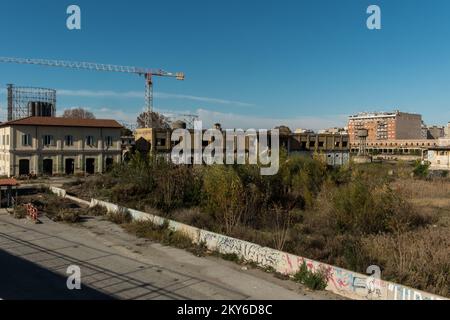 Rome, Italie. 30th novembre 2022. Vue sur l'ancien Mercati Generali dans le quartier d'Ostiense à Rome. Les Mercati Generali ont été fermés en 2002, le réaménagement fonctionne après divers projets mais n'a jamais été appliqué. (Photo par Andrea Ronchini/Pacific Press) crédit: Pacific Press Media production Corp./Alay Live News Banque D'Images