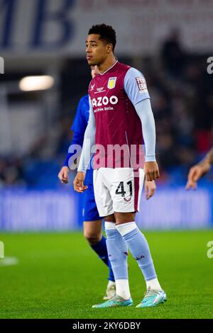 Cardiff, Royaume-Uni. 30th novembre 2022. Jacob Ramsey de Aston Villa en action. Cardiff City v Aston Villa au Peter Whittingham Memorial Match au Cardiff City Stadium le 30th novembre 2022. Crédit : Lewis Mitchell/Alay Live News Banque D'Images