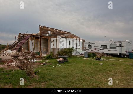 El Reno, Okla., 14 juin 2013 Une maison à El Reno qui a été détruite par une tornade de F5 sur 31 mai 2013. La tornade était la tornade la plus large de l'histoire des États-Unis, à 2,6 miles de l'autre, et était la deuxième tornade F5 à toucher en Oklahoma sur une période de deux semaines. Andrea Booher/FEMA... Photographies relatives aux programmes, aux activités et aux fonctionnaires de gestion des catastrophes et des situations d'urgence Banque D'Images