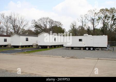 Ouragan Katrina, Baton Rouge, LA, 6 mars 2006 - les maisons mobiles et les remorques de voyage sont toutes deux fournies par la FEMA comme options de logement temporaire à Banque D'Images