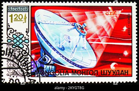 MOSCOU, RUSSIE - 29 OCTOBRE 2022 : timbre-poste imprimé en Mongolie spectacles , conquête de la série spatiale, vers 1985 Banque D'Images