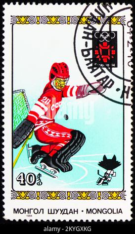 MOSCOU, RUSSIE - 29 OCTOBRE 2022: Timbre-poste imprimé en Mongolie montre Hockey sur glace, Jeux Olympiques d'hiver 1984 - série Sarajevo, vers 1984 Banque D'Images