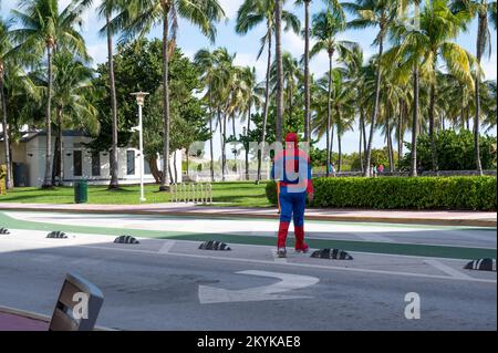 Miami Beach, Floride, etats-unis : Spiderman sur la route Banque D'Images