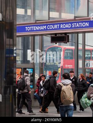 Tottenham court Road - Elizabeth Line Station Banque D'Images