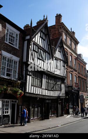 Herbert House, 14 pavement, à York, North Yorkshire. L'un des bâtiments tudor les plus connus de York, l'un des nombreux bâtiments historiques étonnants à être Banque D'Images