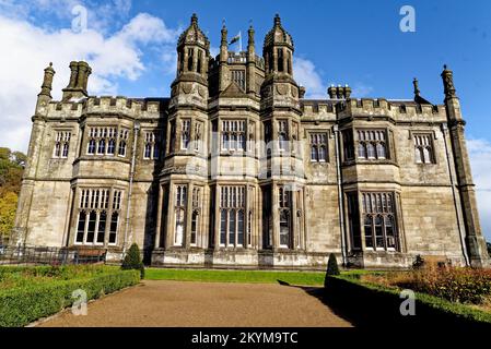 Maison victorienne de style gothique. Le château de Margam est un haut-lieu de la maison gothique Tudor avec détail de la pierre. Margam Country Park, Margam, Port Talbot, ainsi Banque D'Images