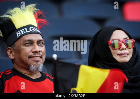 Doha, Qatar, 01/12/2022, Al Rayyan, Qatar. 01st décembre 2022. Les fans de Belgique photographiés avant un match de football entre l'équipe nationale belge les Red Devils et la Croatie, troisième et dernier match du Groupe F de la coupe du monde FIFA 2022 à Al Rayyan, État du Qatar, le jeudi 01 décembre 2022. BELGA PHOTO BRUNO FAHY crédit: Belga News Agency/Alamy Live News crédit: Belga News Agency/Alamy Live News crédit: Belga News Agency/Alamy Live News Banque D'Images