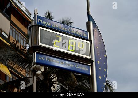 Novembre et température 28 degrés C affiché à Playa de las Canteras plage, Las Palmas, Gran Canaria, îles Canaries, Espagne, UE, Europe Banque D'Images