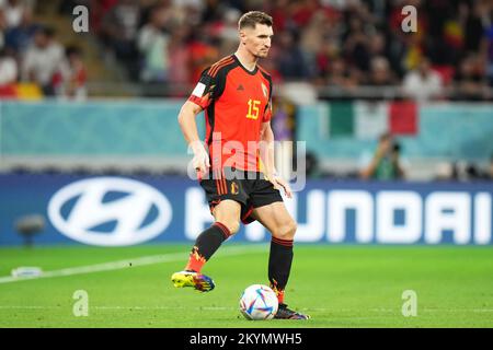 Al Rayyan, Qatar. 01st décembre 2022. Thomas Meunier de Belgique lors du match de la coupe du monde de la FIFA, Qatar 2022, Groupe F, entre la Croatie et la Belgique, a joué au stade Ahmad Bin Ali le 1 décembre 2022 à Al Rayyan, Qatar. (Photo de Bagu Blanco/PRESSIN) Credit: SIPA USA/Alay Live News Banque D'Images