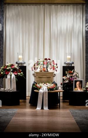 BAEXEM - le cercueil avec Silvana Heber dans la salle de cérémonie du crématorium du Limbourg central après les funérailles privées. Le corps de la femme de 36 ans a été trouvé dans la zone forestière d'un demi-kilomètre entre Vessem et Veldhoven. La police a arrêté l'ex-petit ami de la femme. ANP ROB ENGELAR pays-bas sortie - belgique sortie Banque D'Images