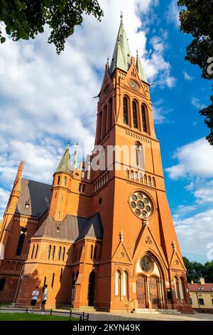 Extérieur de la rue néo-gothique du 19th siècle Église Catherine (Kościół św. Katarzyny W Toruniu), Torun, Pologne Banque D'Images