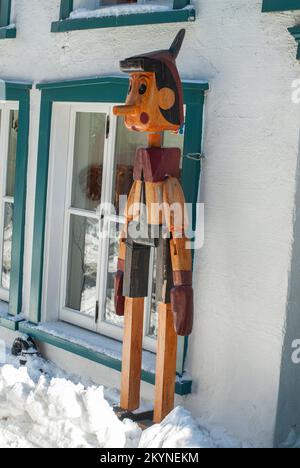 Statue de Pinocchio dans le petit Champlain à Québec Banque D'Images