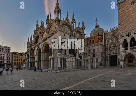 Photo de St. Markus Basilika à Venise sans visiteurs à Covid-19 saison en été Banque D'Images